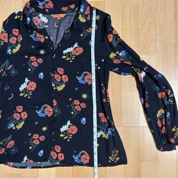 Modcloth Classic Captivation Wizard of Oz Print Button Down Blouse Medium - Picture 9 of 9